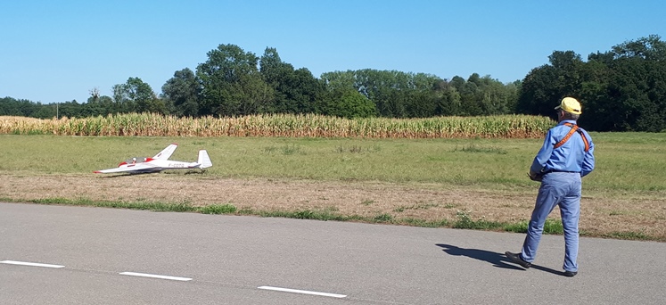 kiss landing.jpg