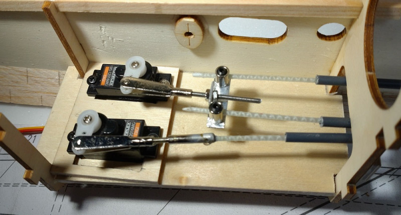 Servos montés.jpg