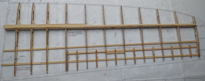 Construction de l'aile droite