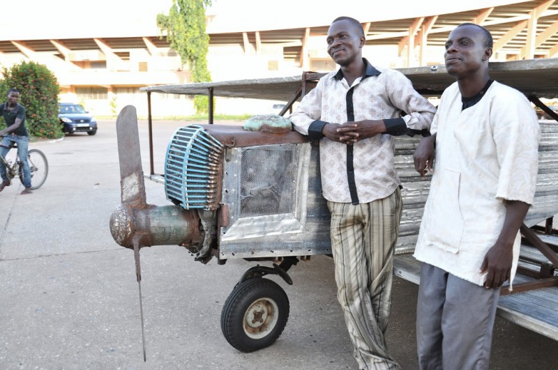 © Gontran (Le prototype du 1er avion agricol Béninois inventé par Servais AHOUEGNON et Florent AHOSSI) (4).JPG