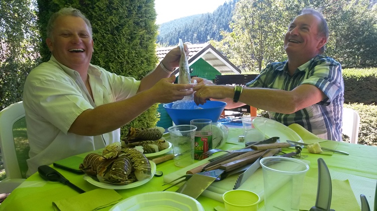 préparation des queues de langoustes.jpg