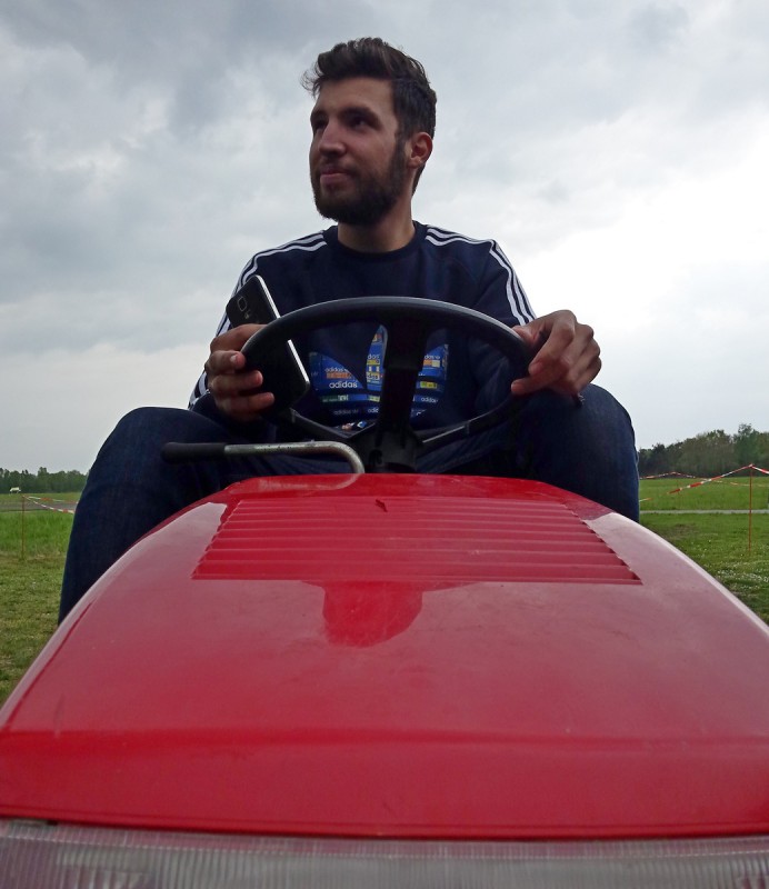 Didou et sa Ferrari