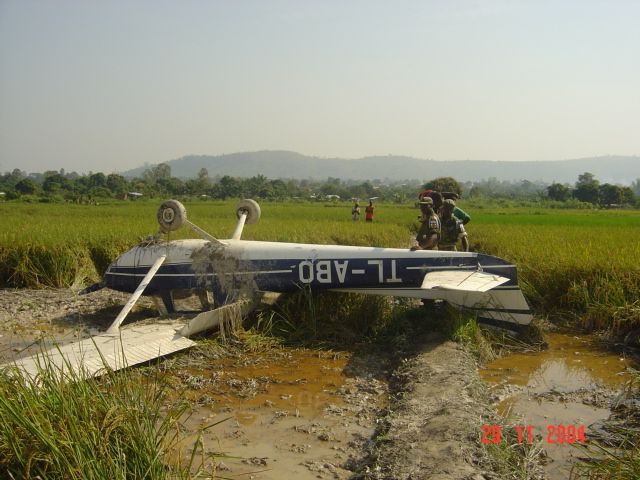 2004 11 27 crash au PK13 -3.JPG