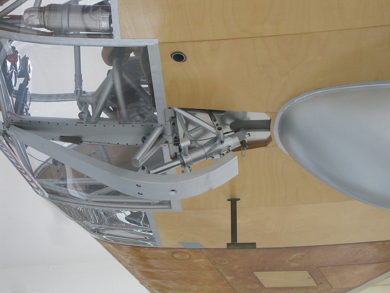 a5944103-111-Klein110430 Flugwerft 003.jpg